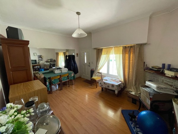 VENTA CHALET estilo mar del plata EN BARRIO CAISAMAR