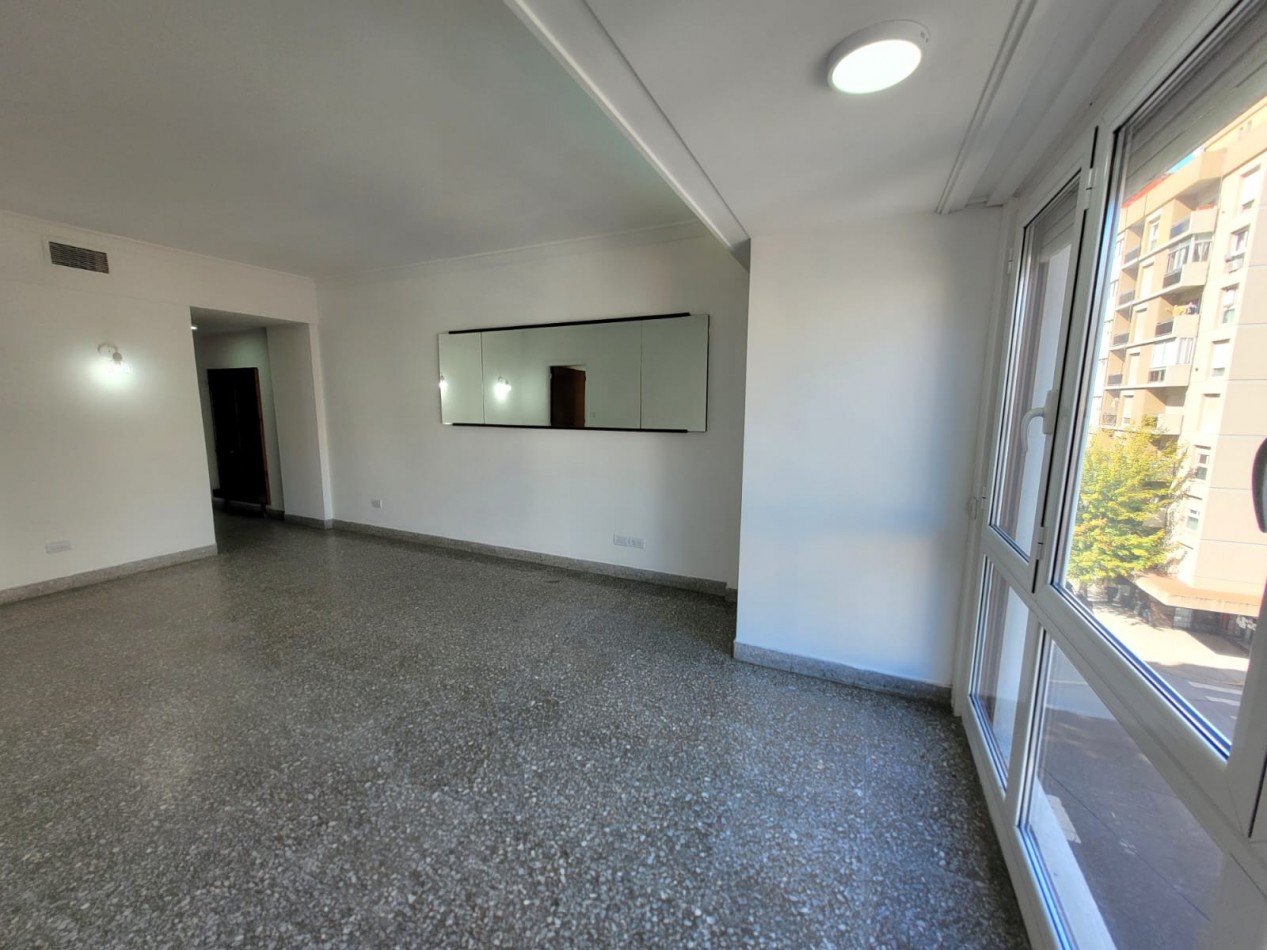 VENTA DEPTO 3 AMB. Balcon Centro