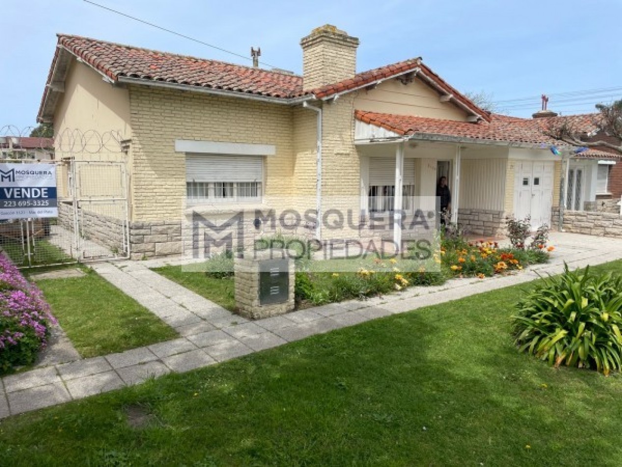 VENTA CHALET estilo mar del plata EN BARRIO CAISAMAR