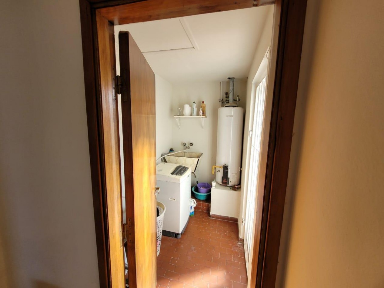 VENTA DE CASA + DEPTO. CON ACCESO INDEPENDIENTE