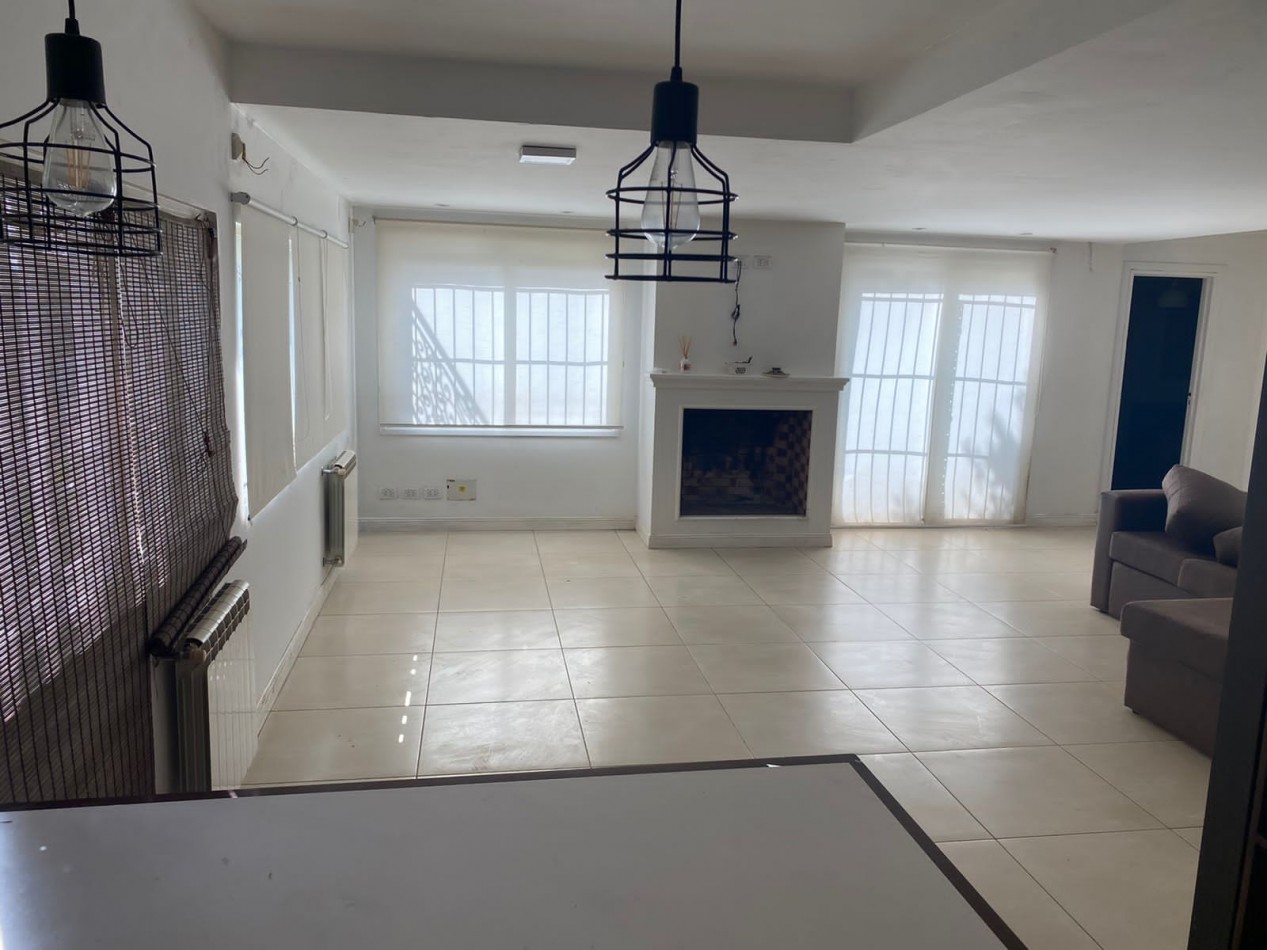 ALQUILER 24 MESES CASA 3 AMB CON GRAN PARQUE BARRIO LA FLORIDA