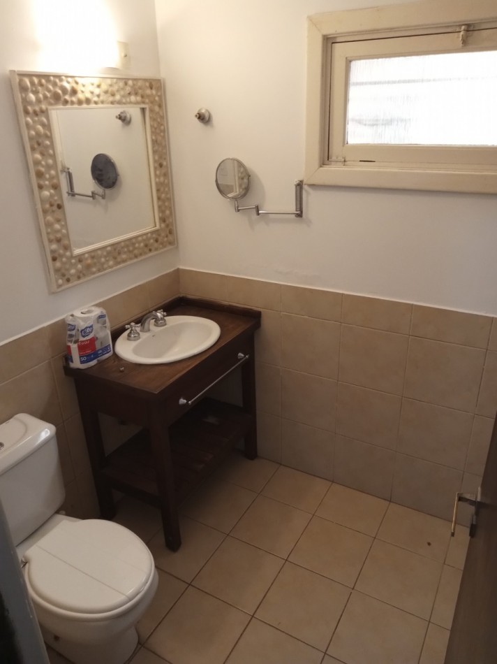 ALQUILER 24 MESES CASA SOBRE DOS LOTES CON PISCINA Y QUINCHO