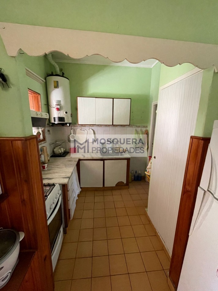 VENTA CHALET estilo mar del plata EN BARRIO CAISAMAR