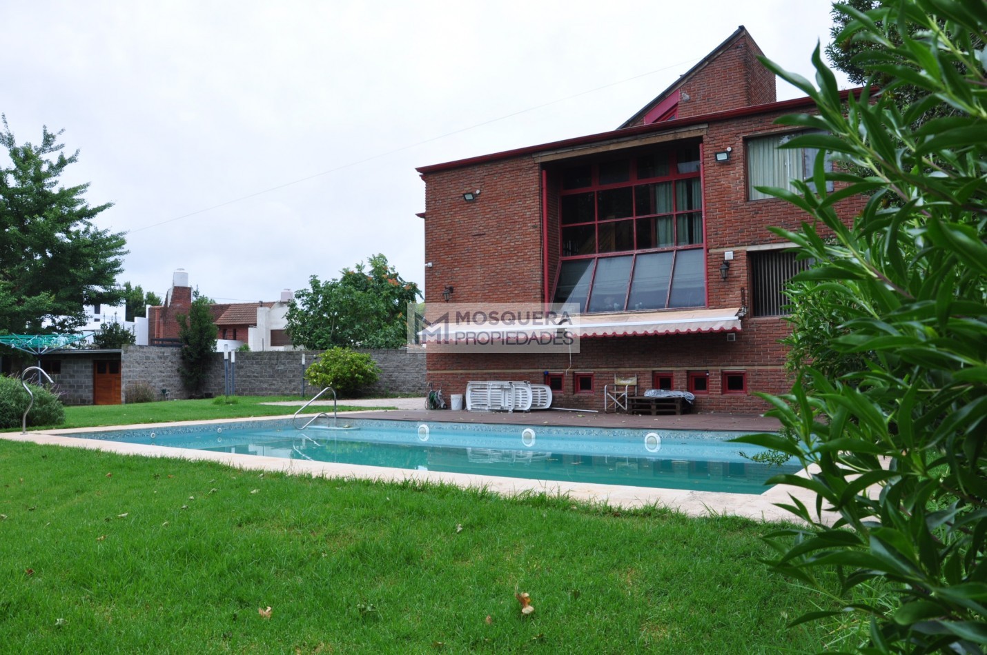 VENTA CASA SOBRE DOS LOTES DE TERRENO