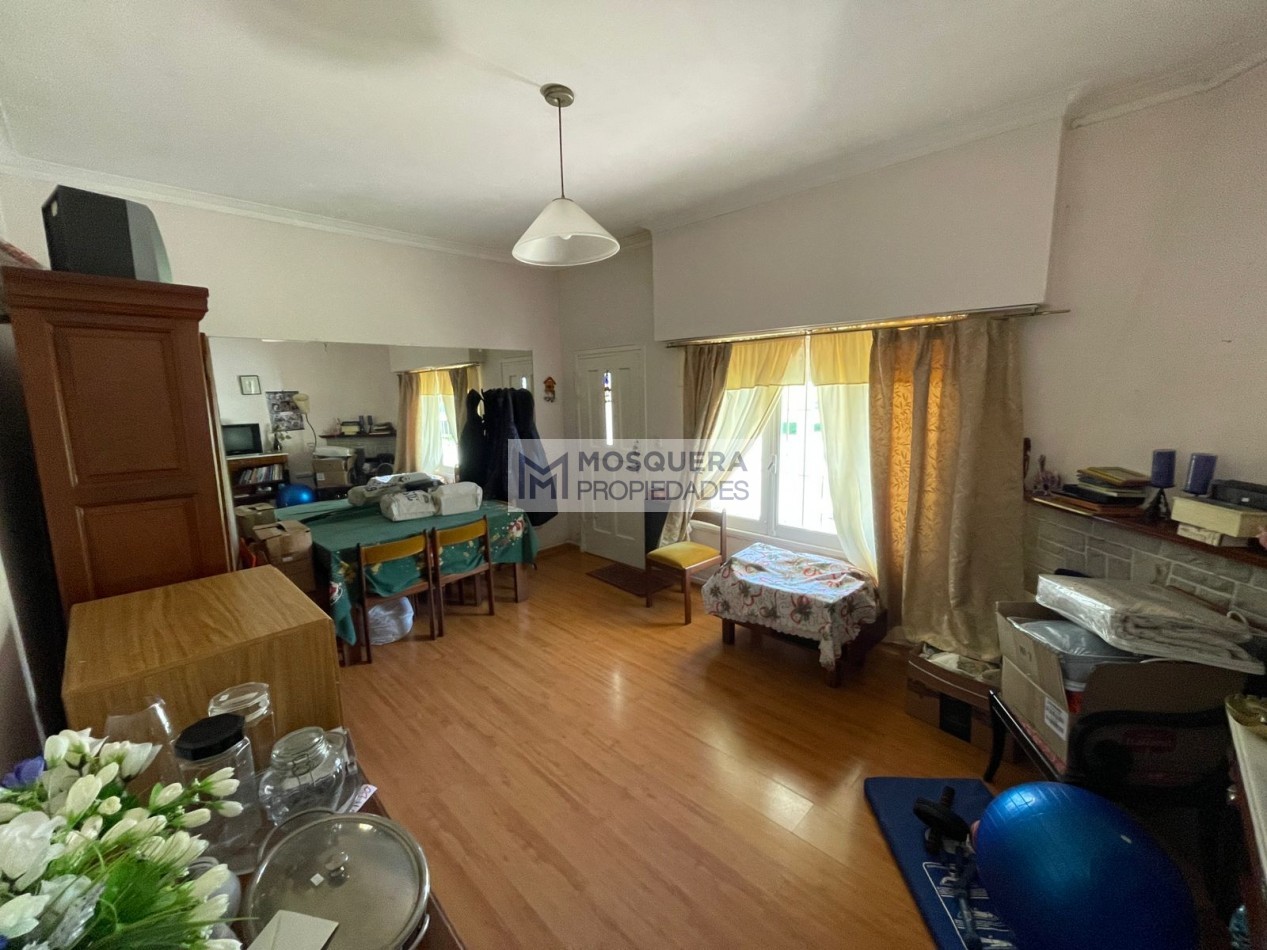VENTA CHALET estilo mar del plata EN BARRIO CAISAMAR